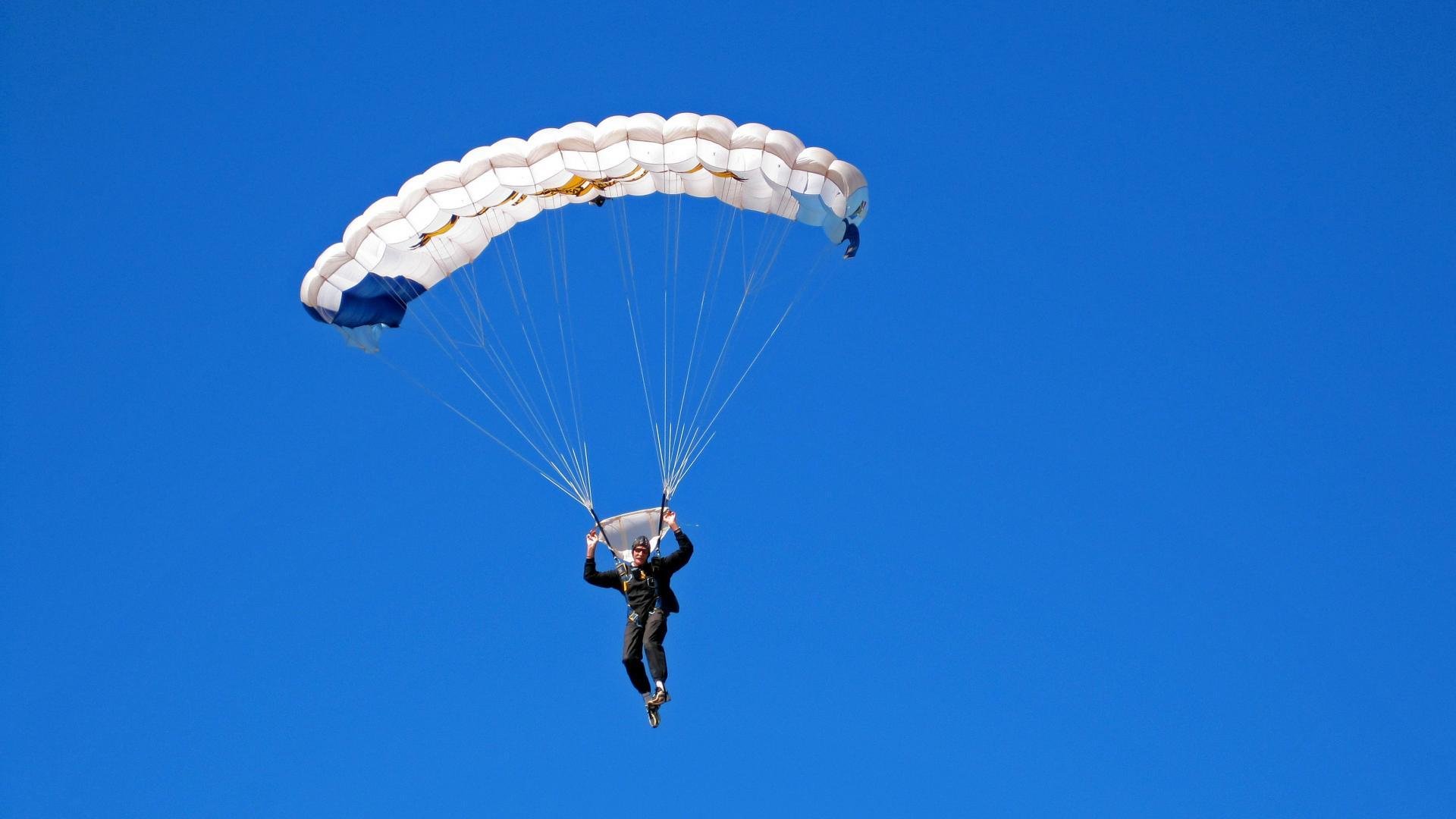 爱游戏中国官方网站平台-业界专家畅谈电竞未来：从技术、内容到生态的全方位思考，电竞行业的现状和未来的发展的趋势