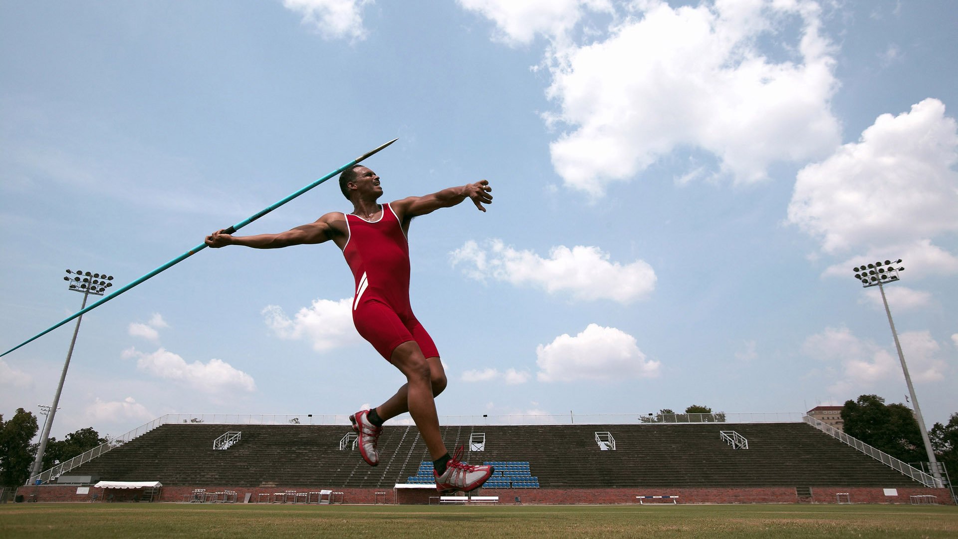 国际游泳锦标赛中国队刷新多项世界纪录，国际游泳冠军系列赛