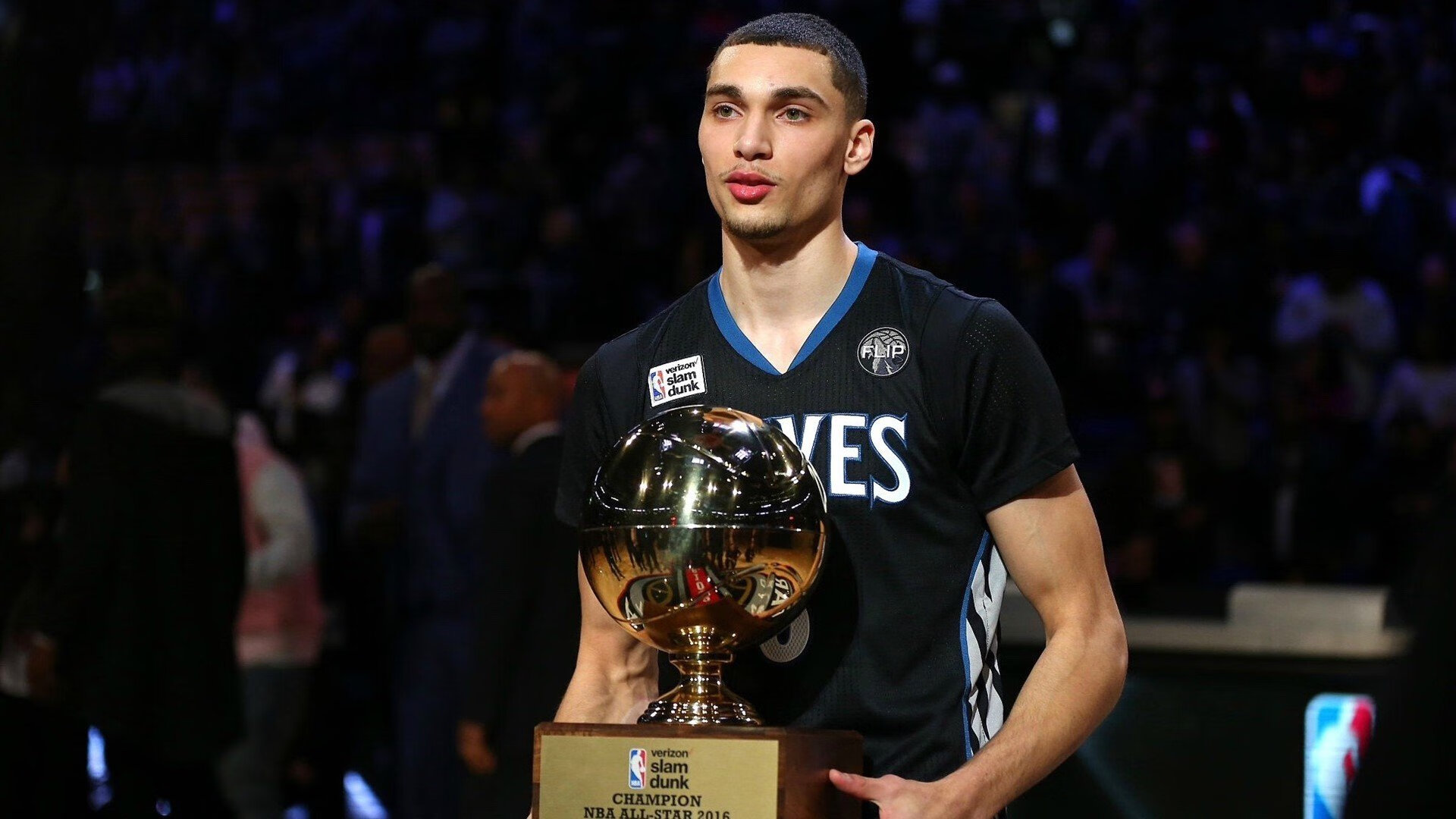 爱游戏体育官方网站-比赛中的“幽默瞬间”，轻松破除紧张气氛，比赛幽默说说